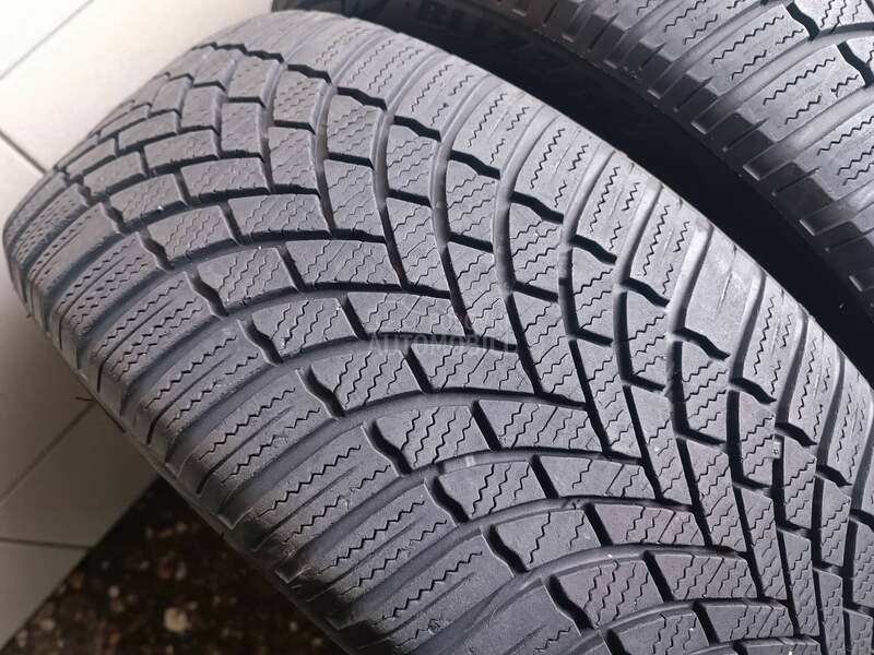 Bridgestone 205/55 R17 Zimska