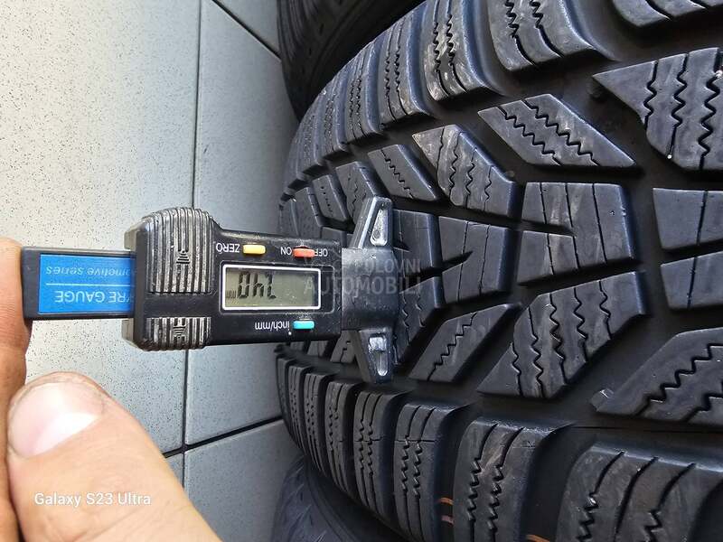 Hankook 215/55 R18 Zimska