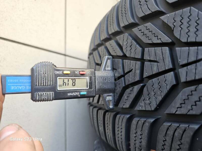 Hankook 215/55 R18 Zimska