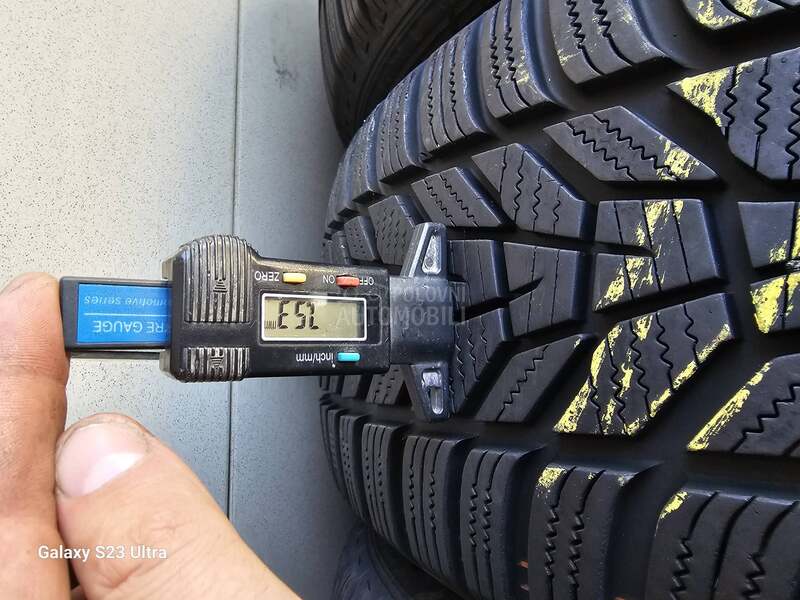 Hankook 215/55 R18 Zimska