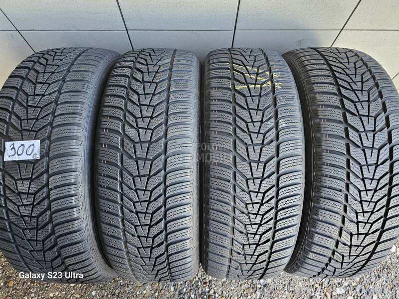 Hankook 215/55 R18 Zimska