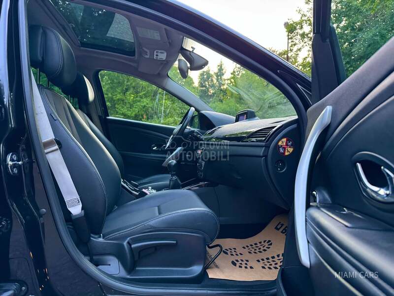 Renault Megane R E Z E R V I S A N