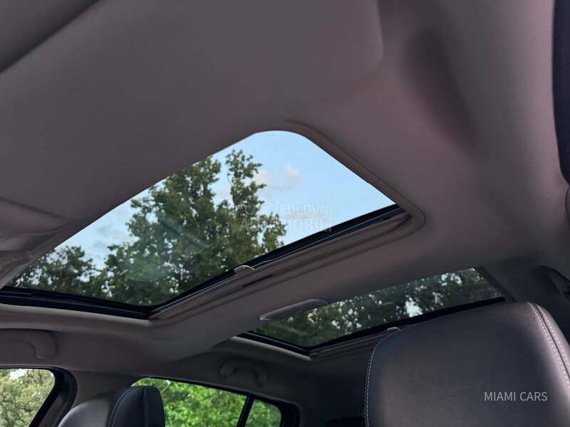 Renault Megane R E Z E R V I S A N