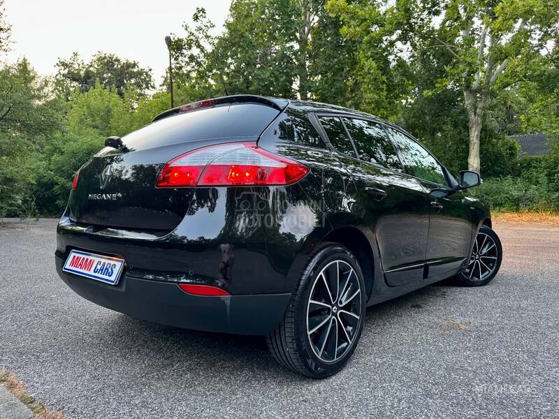 Renault Megane R E Z E R V I S A N
