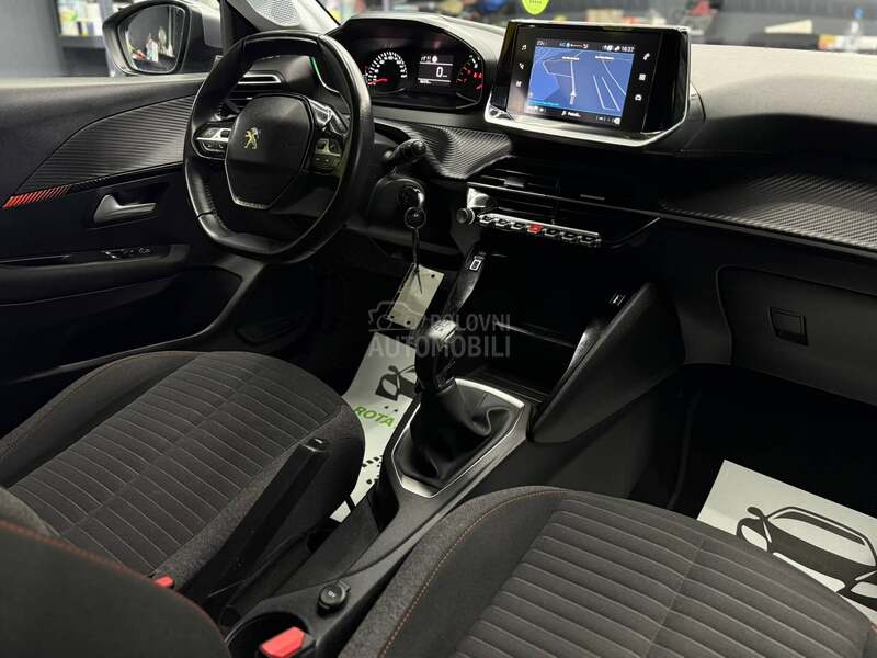 Peugeot 208 1.2b/fabričko stanje