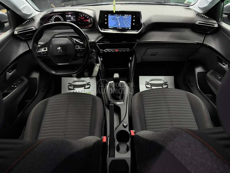 Peugeot 208 1.2b/fabričko stanje