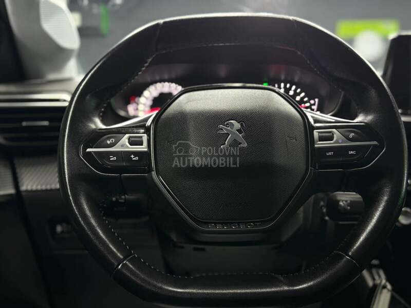 Peugeot 208 1.2b/fabričko stanje