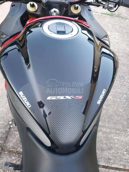 Suzuki GSX-S1000F