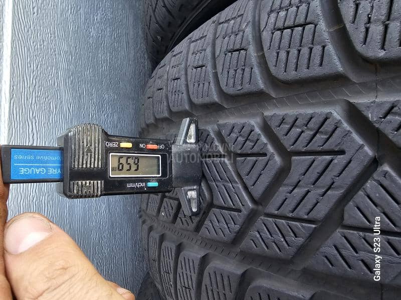 Pirelli 235/55 R19 Zimska