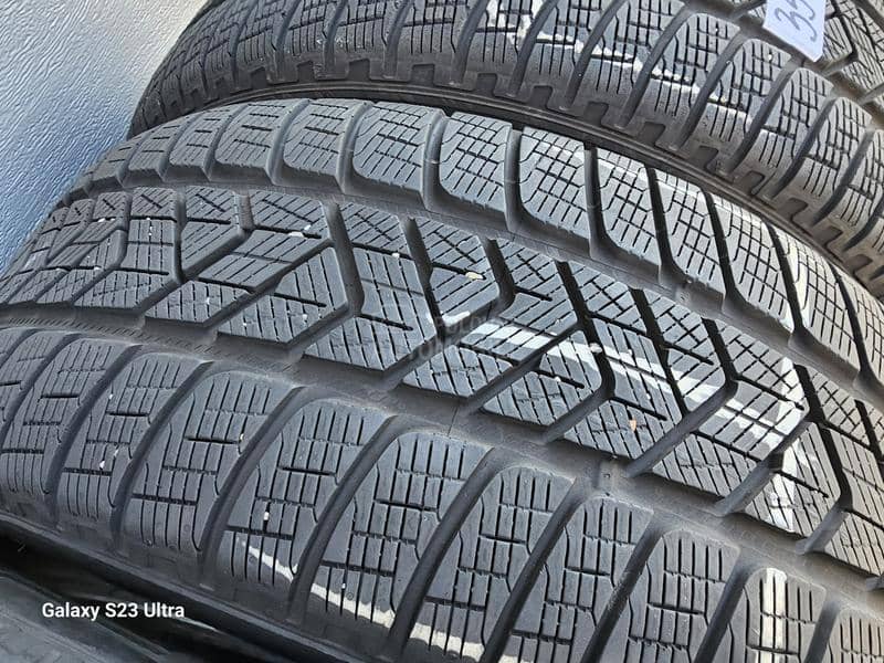 Pirelli 235/55 R19 Zimska