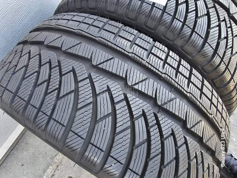 Michelin 245/40 R18 Zimska