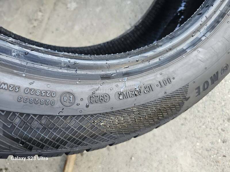Continental 225/55 R17 Zimska