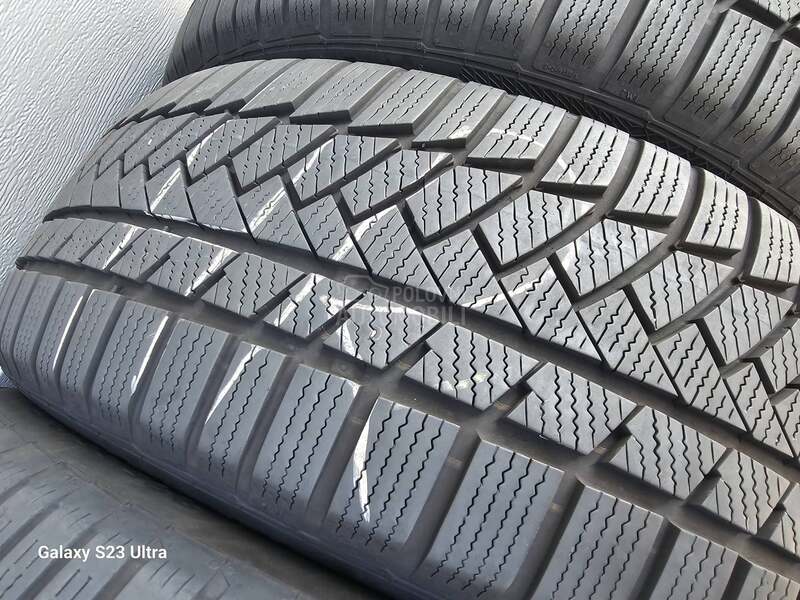 Continental 225/55 R17 Zimska