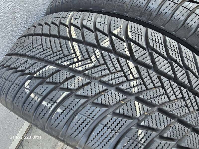 Bridgestone 235/50 R19 Zimska