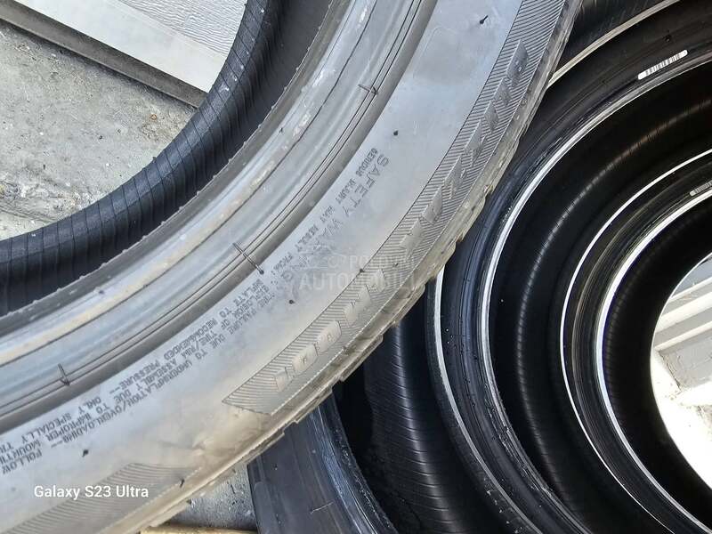 Bridgestone 235/50 R19 Zimska