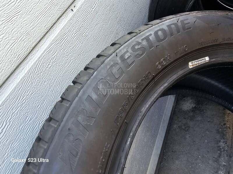 Bridgestone 235/50 R19 Zimska