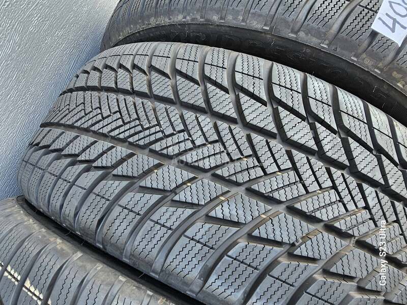 Bridgestone 235/50 R19 Zimska