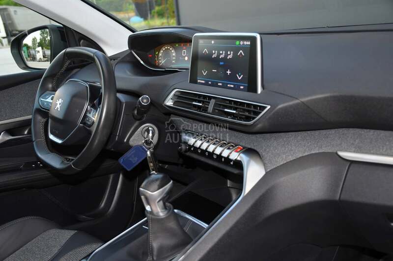 Peugeot 3008 1,2STT/VRHHUNSKI/CH