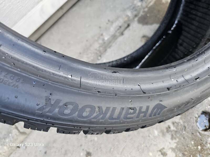 Hankook 225/40 R19 Zimska