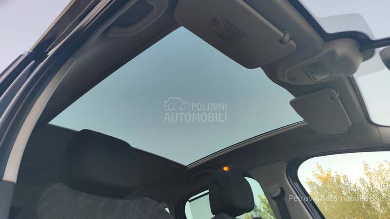 Peugeot 3008 1.6 E-HDi //ALLURE//