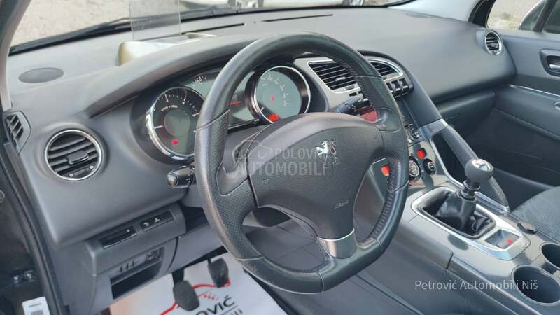 Peugeot 3008 1.6 E-HDi //ALLURE//