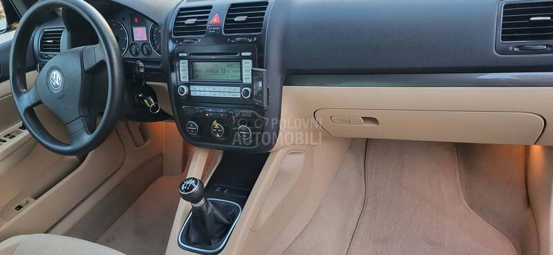 Volkswagen Jetta 2.0tdi