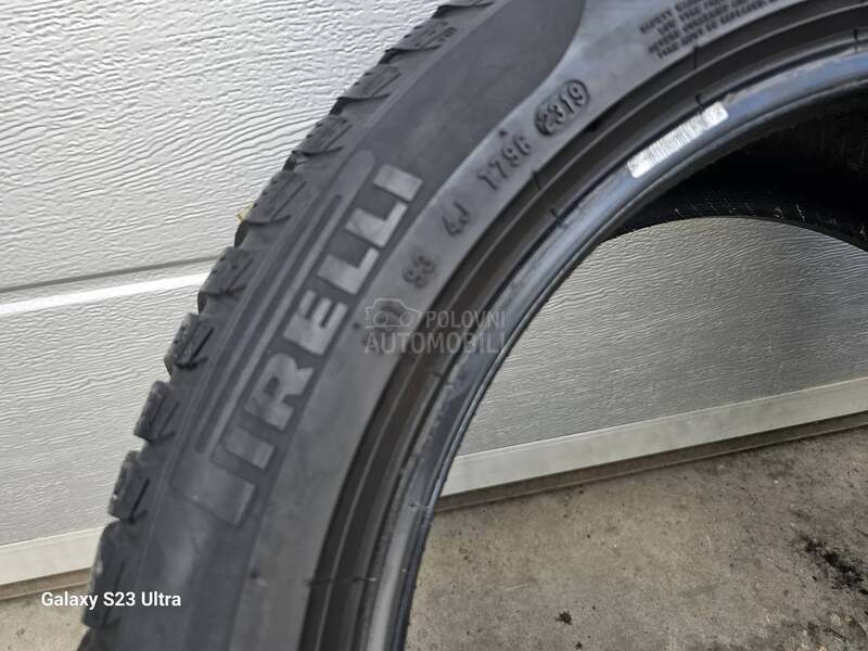 Pirelli 245/45 R18 Zimska