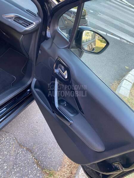 Peugeot 2008 SIGNATURE