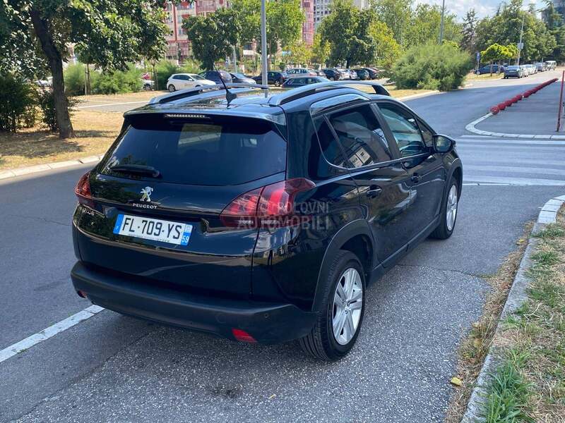 Peugeot 2008 SIGNATURE