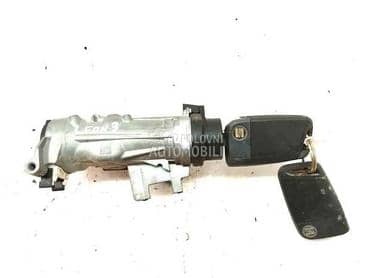 Kontakt brava za Seat Leon od 2012. do 2020. god.