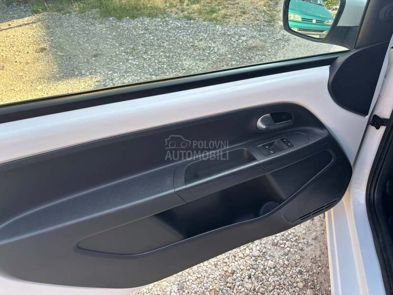 Volkswagen up! 1.0i   11/11/2016