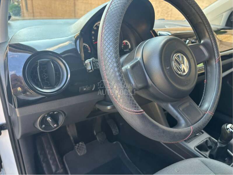 Volkswagen up! 1.0i   11/11/2016