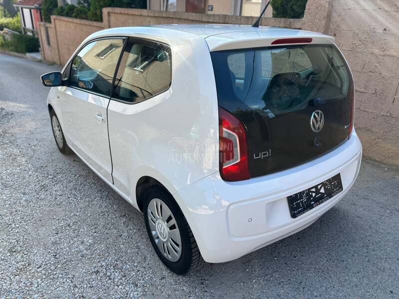 Volkswagen up! 1.0i   11/11/2016