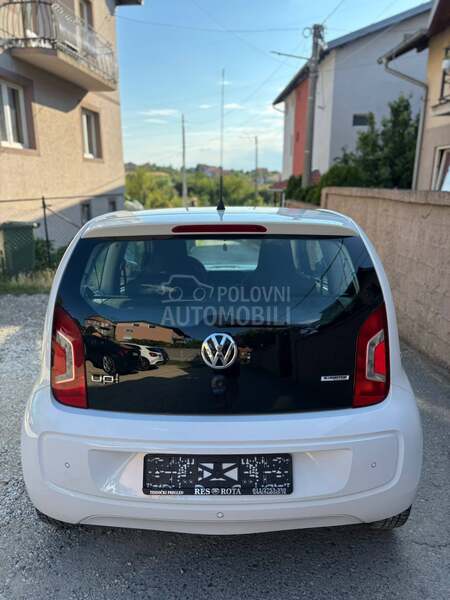 Volkswagen up! 1.0i   11/11/2016