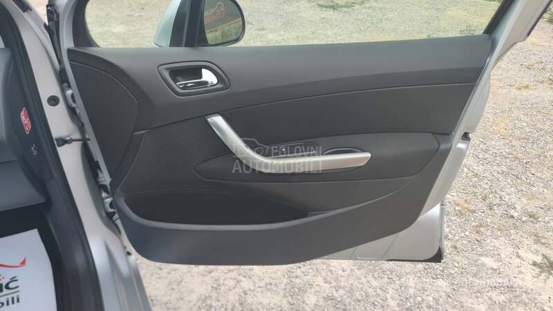 Peugeot 308 1.6E-HDi /RESTYLING/