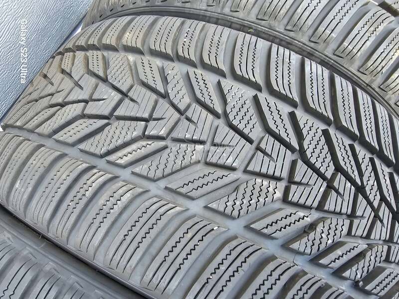 Hankook 245/35 R19 Zimska