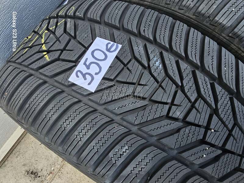 Hankook 245/35 R19 Zimska