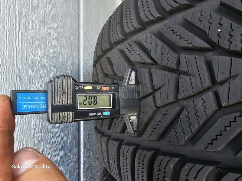 Hankook 245/35 R19 Zimska
