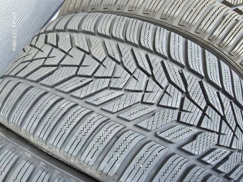 Hankook 245/35 R19 Zimska