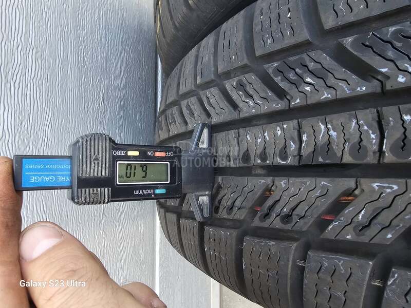 Continental 215/65 R17 Zimska