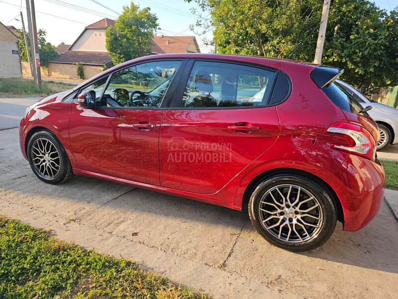 Peugeot 208 1.4HDI ACTIVE CH