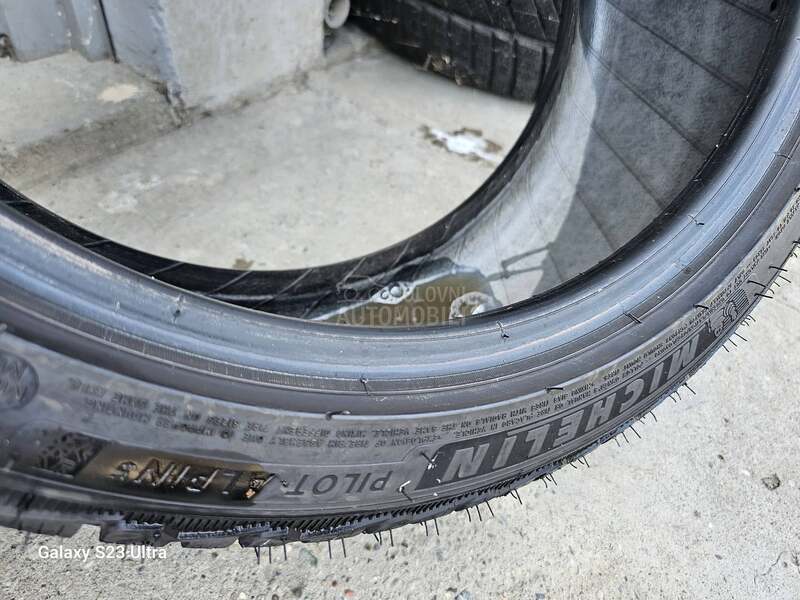 Michelin 235/40 R18 Zimska