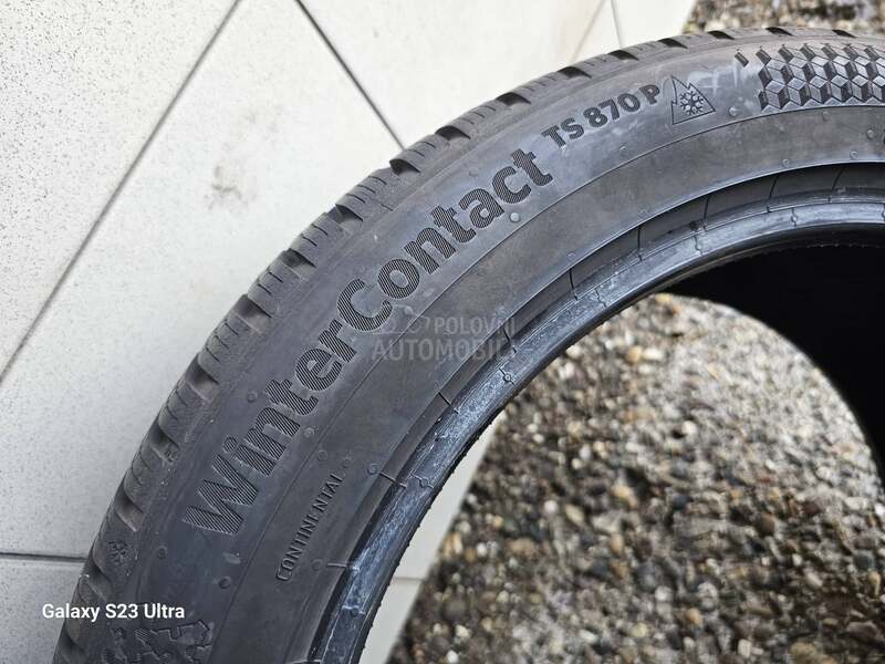 Continental 235/45 R18 Zimska