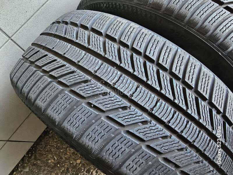 Continental 235/45 R18 Zimska