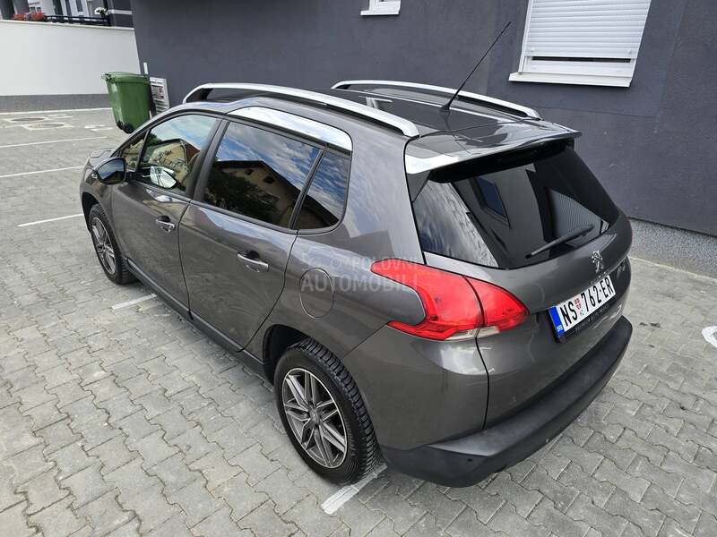 Peugeot 2008 1.6 e-HDI AUTOM