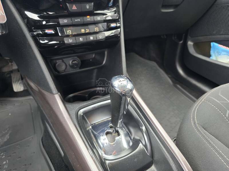 Peugeot 2008 1.6 e-HDI AUTOM