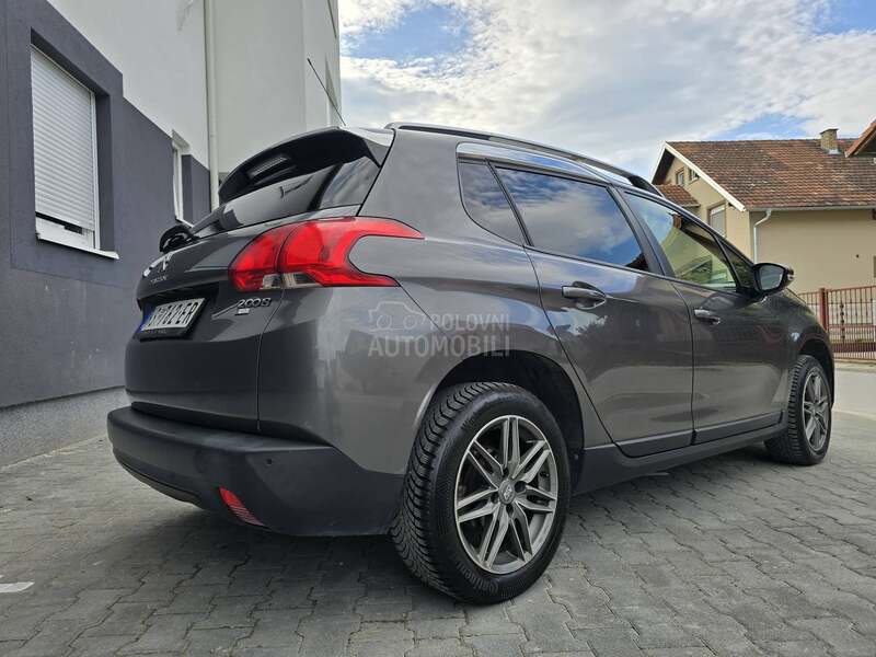 Peugeot 2008 1.6 e-HDI AUTOM