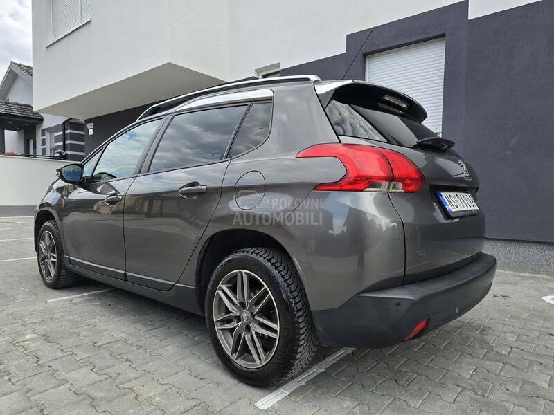 Peugeot 2008 1.6 e-HDI AUTOM