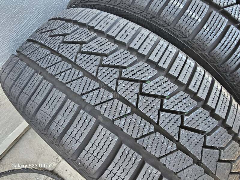 Continental 225/45 R18 Zimska