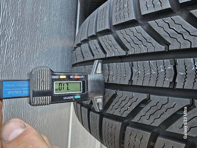 Continental 225/55 R17 Zimska